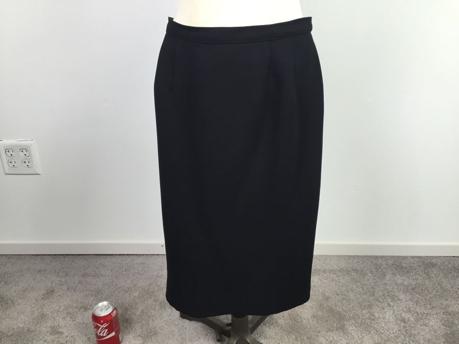 Women's Black Jacket And Skirt Outfit [Photo 3]