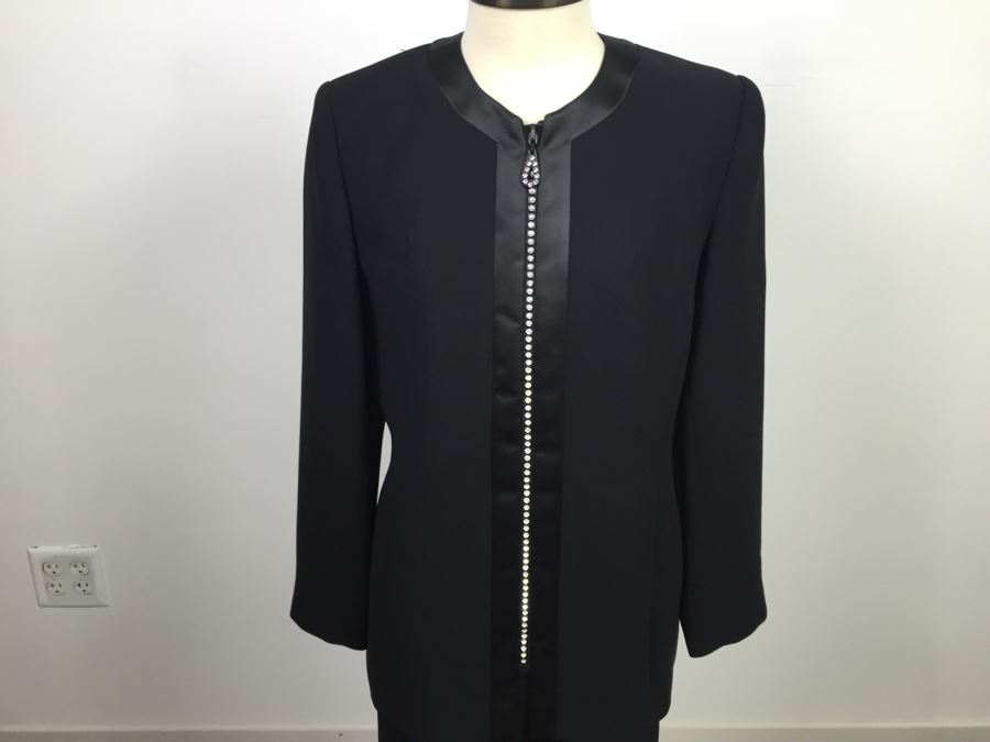 Women's Black Jacket And Skirt Outfit [Photo 4]