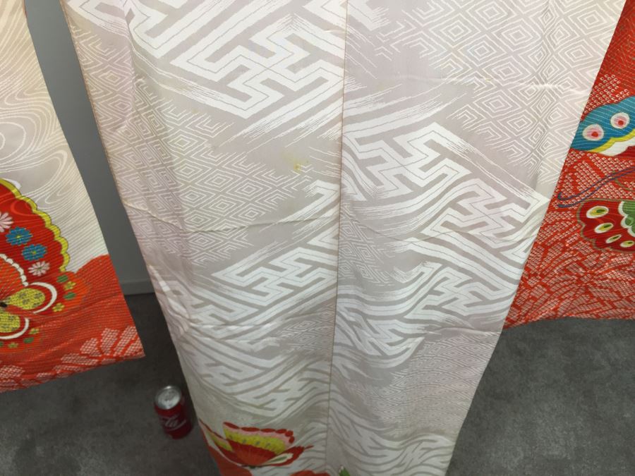 Stunning Japanese Silk Robe Kimono With Butterfly Motif [Photo 26]
