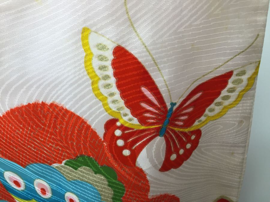 Stunning Japanese Silk Robe Kimono With Butterfly Motif [Photo 12]