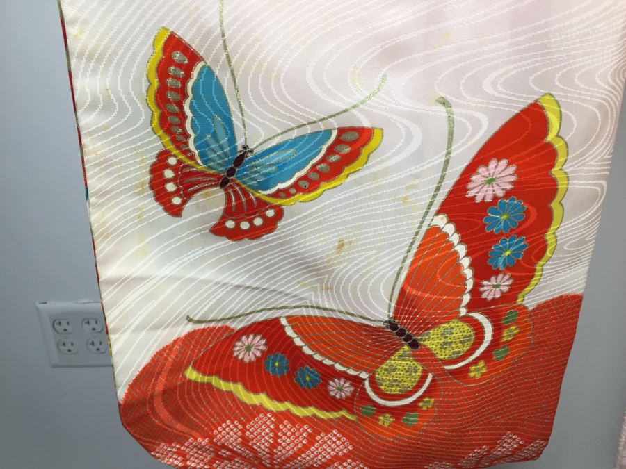 Stunning Japanese Silk Robe Kimono With Butterfly Motif [Photo 2]
