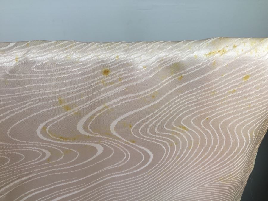 Stunning Japanese Silk Robe Kimono With Butterfly Motif [Photo 21]