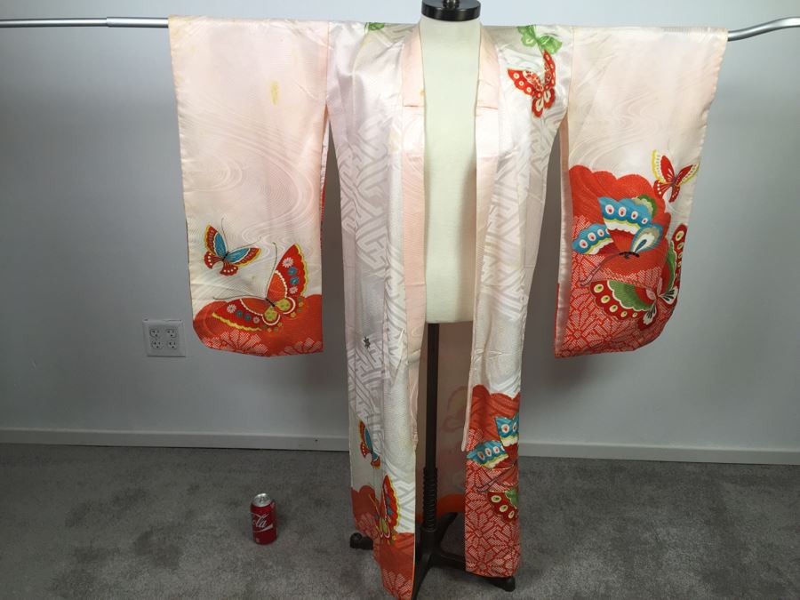 Stunning Japanese Silk Robe Kimono With Butterfly Motif [Photo 1]