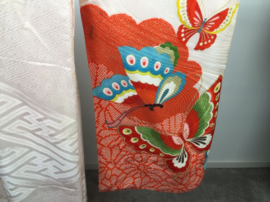 Stunning Japanese Silk Robe Kimono With Butterfly Motif [Photo 22]