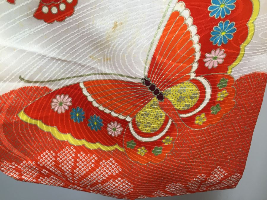 Stunning Japanese Silk Robe Kimono With Butterfly Motif [Photo 5]