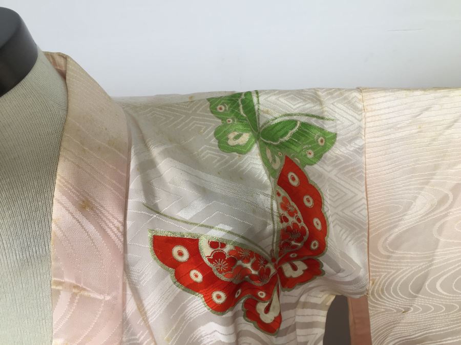 Stunning Japanese Silk Robe Kimono With Butterfly Motif [Photo 10]