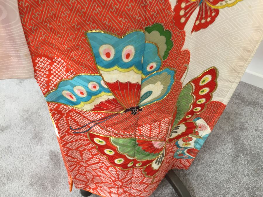 Stunning Japanese Silk Robe Kimono With Butterfly Motif [Photo 14]