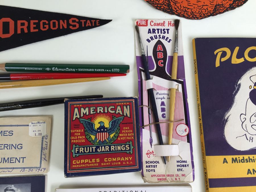 Vintage Oregon State Penant, Halloween Decorations, Old Office Supplies [Photo 10]