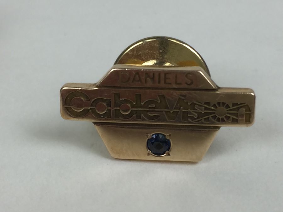 JUST ADDED - Vintage Daniels CableVision Pins 10K Gold 5.6g [Photo 4]