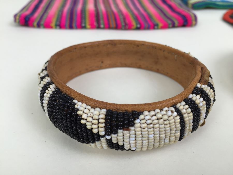 JUST ADDED - Various Guatemalan Tribal Purse Clutch Makeup Cases, Patch And Beaded Bracelets [Photo 3]