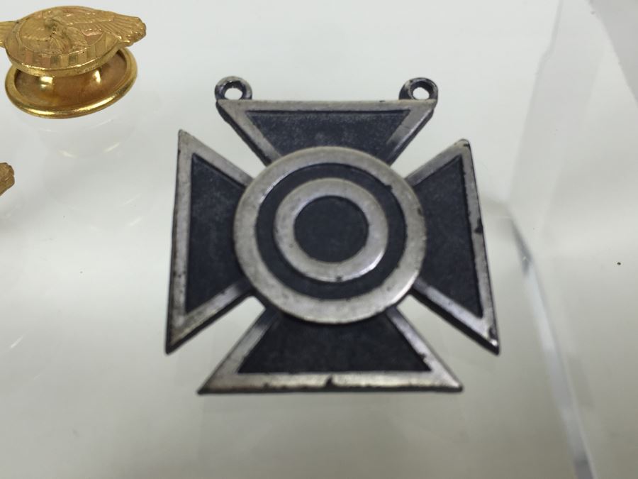 JUST ADDED - Various Military Pins Including Ruptured Duck WWII Honorable Discharge Military Service Cuff Lapel Buttons And Vintage Sterling Silver Army Sharpshooter Pin [Photo 14]