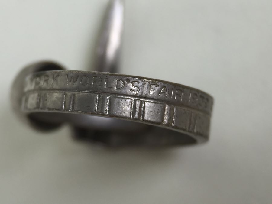 JUST ADDED - Vintage 1939 New York World's Fair Ring [Photo 7]