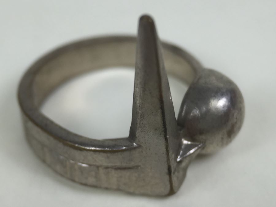 JUST ADDED - Vintage 1939 New York World's Fair Ring [Photo 1]