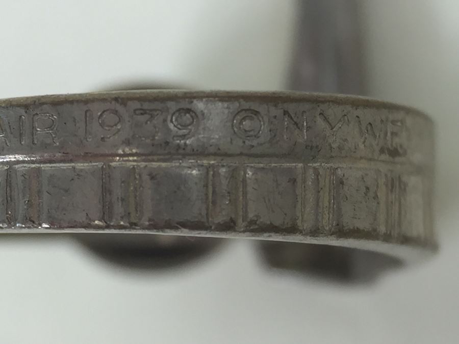 JUST ADDED - Vintage 1939 New York World's Fair Ring [Photo 3]