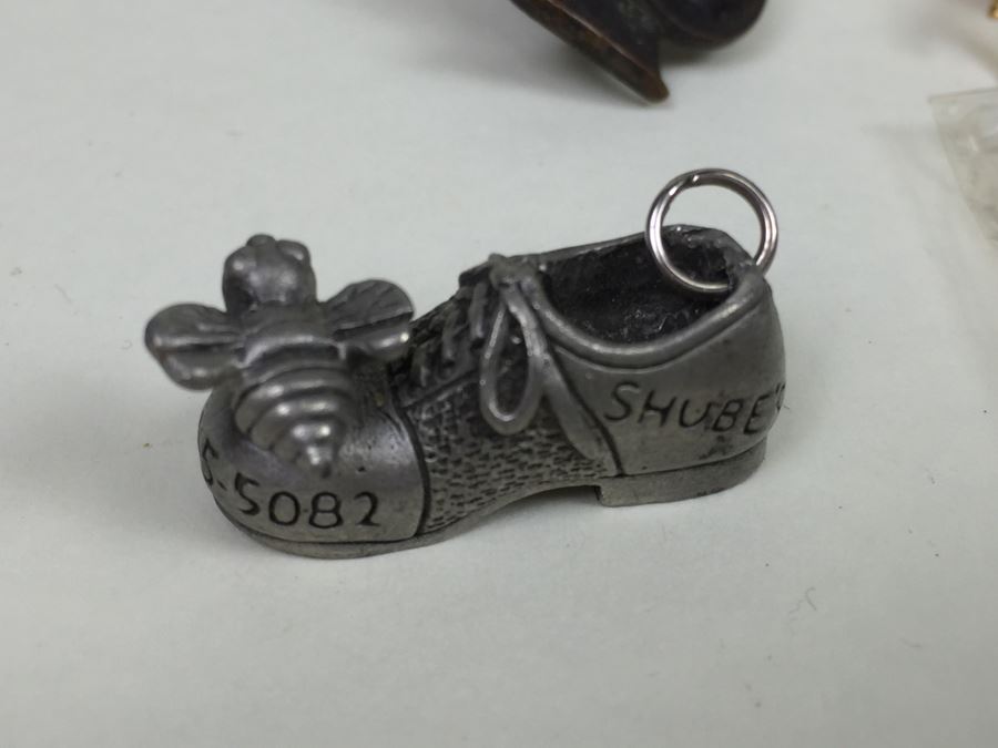 JUST ADDED - Various Pins And Key Chain [Photo 14]