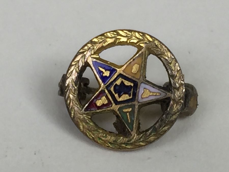 JUST ADDED - Various Pins And Key Chain [Photo 7]