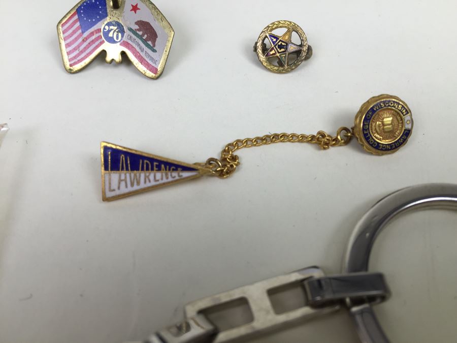 JUST ADDED - Various Pins And Key Chain [Photo 6]