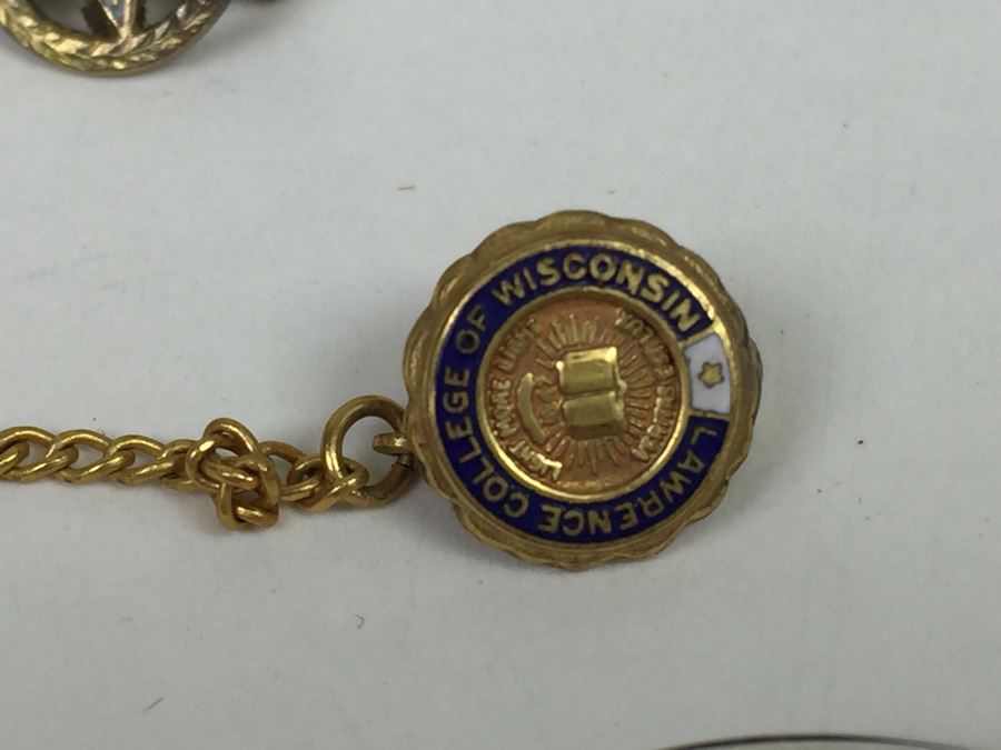 JUST ADDED - Various Pins And Key Chain [Photo 3]