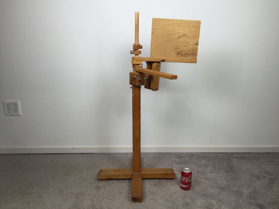 Wooden Adjustable Easel Stand [Photo 1]
