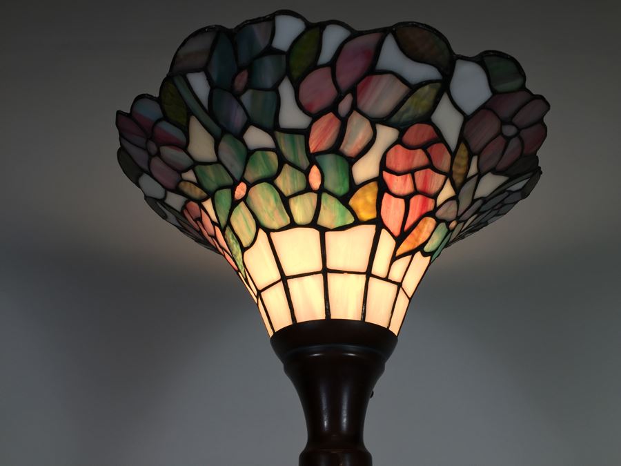 Contemporary Stained Glass Floor Lamp [Photo 5]