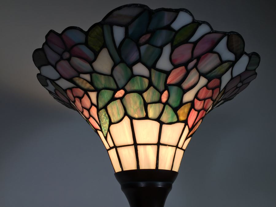 Contemporary Stained Glass Floor Lamp [Photo 6]