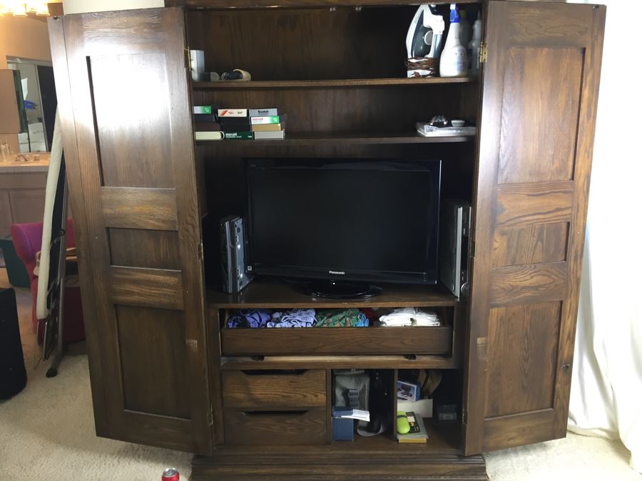 Pennsylvania House Wooden Armoire Cabinet [Photo 2]