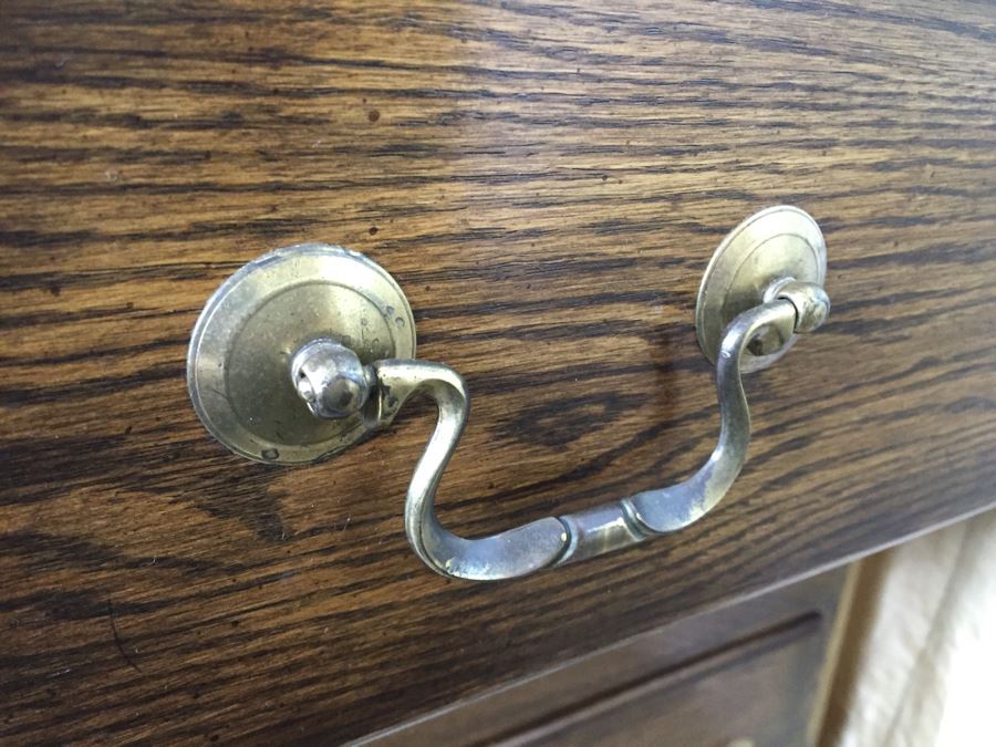 Pennsylvania House Wooden Chest Of Drawers Dresser With 3-Panel Beveled Glass Mirror [Photo 14]