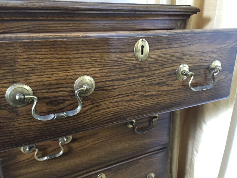 Pennsylvania House Wooden Chest Of Drawers Dresser With 3-Panel Beveled Glass Mirror [Photo 13]