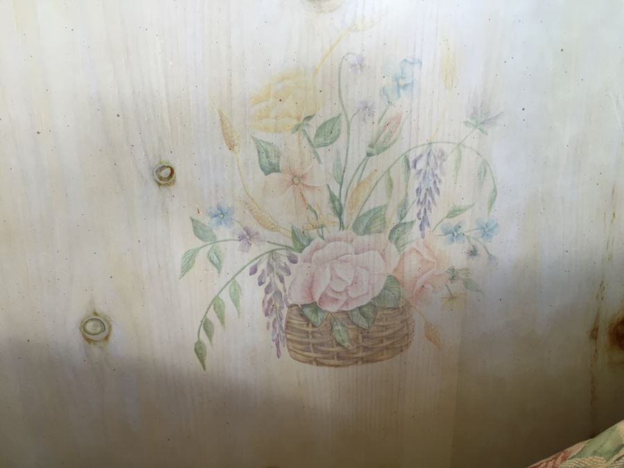 Nice Queen Size Turned Pine Wood Bed With Bedding, Box Spring And Mattress [Photo 10]