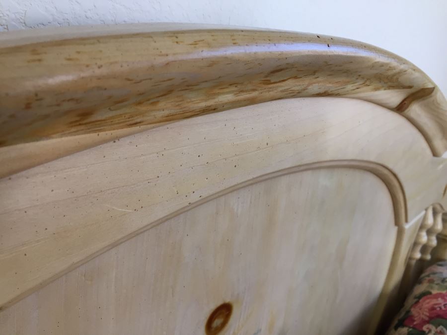 Nice Queen Size Turned Pine Wood Bed With Bedding, Box Spring And Mattress [Photo 12]