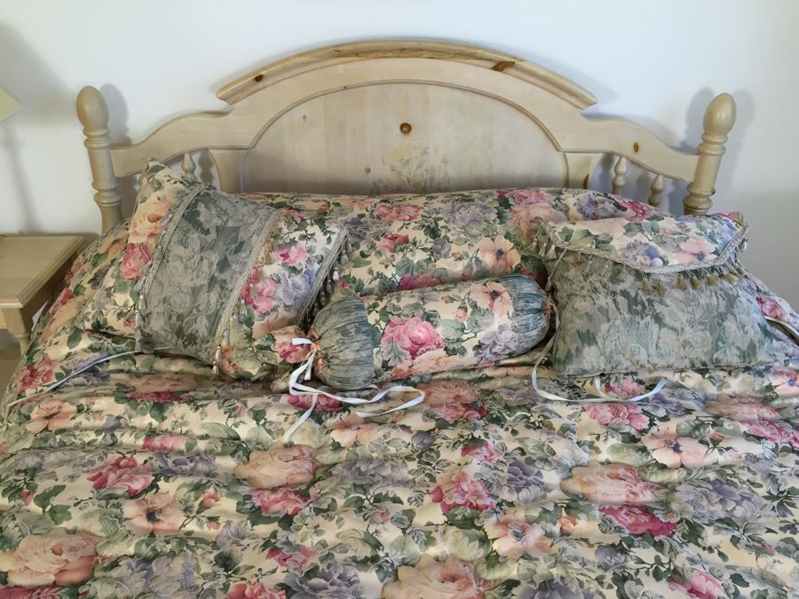 Nice Queen Size Turned Pine Wood Bed With Bedding, Box Spring And Mattress [Photo 13]