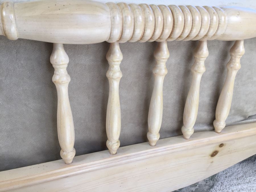 Nice Queen Size Turned Pine Wood Bed With Bedding, Box Spring And Mattress [Photo 8]