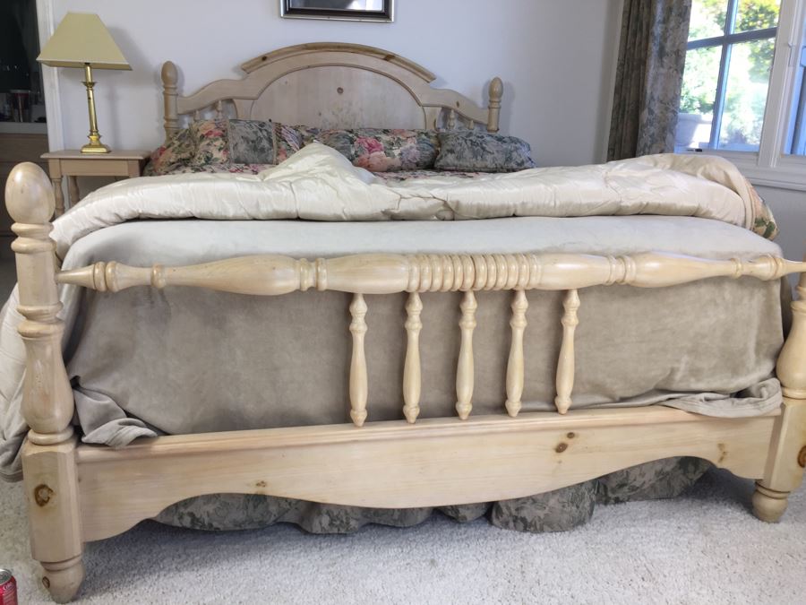 Nice Queen Size Turned Pine Wood Bed With Bedding, Box Spring And Mattress [Photo 2]