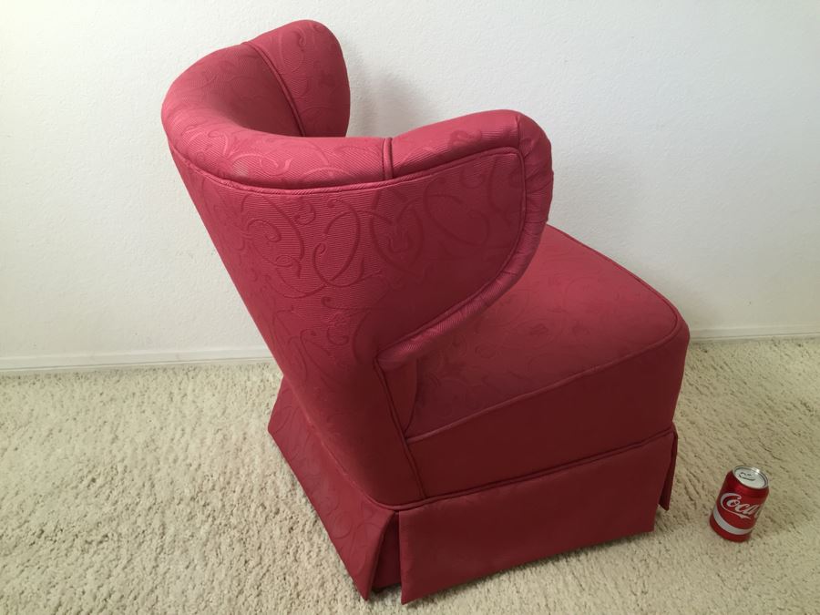 Small Mid-Century Chair [Photo 8]