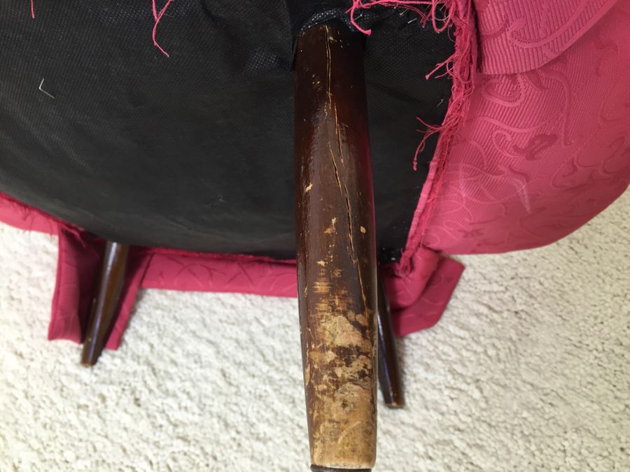 Small Mid-Century Chair [Photo 12]