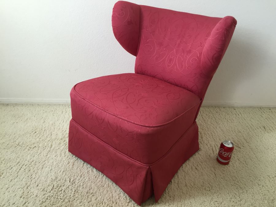 Small Mid-Century Chair [Photo 4]