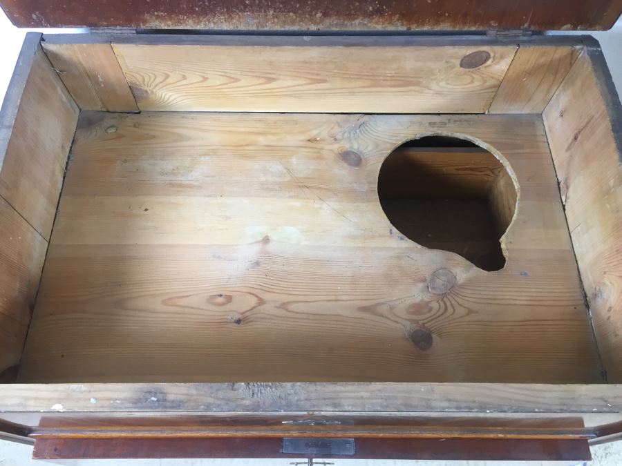 Stunning Antique Chest Of Drawers With Flip Top, Lockable Drawers And Skeleton Key [Photo 2]