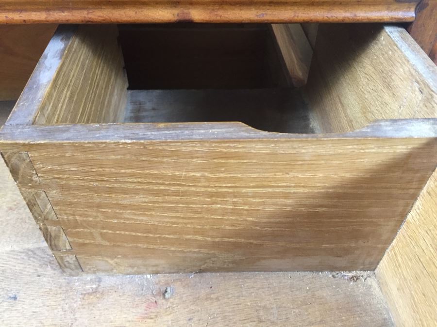 Stunning Antique Chest Of Drawers With Flip Top, Lockable Drawers And Skeleton Key [Photo 16]