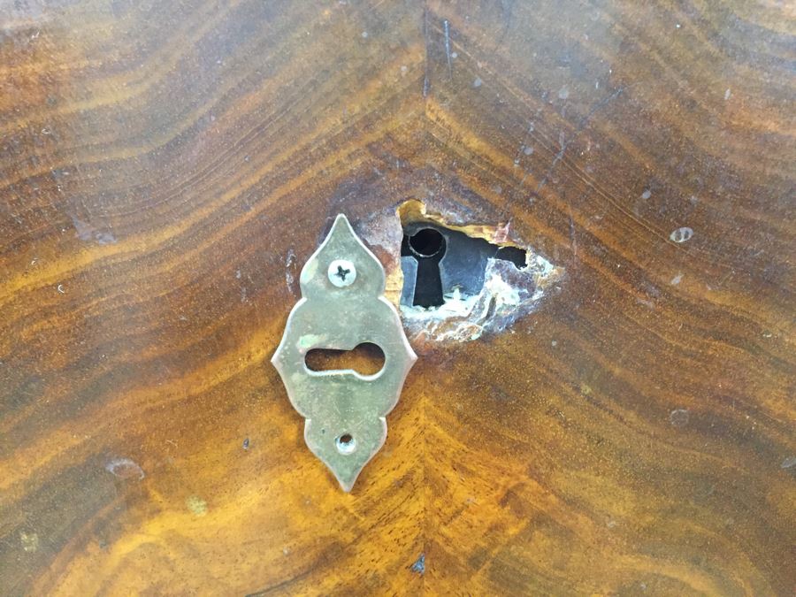 Stunning Antique Chest Of Drawers With Flip Top, Lockable Drawers And Skeleton Key [Photo 21]