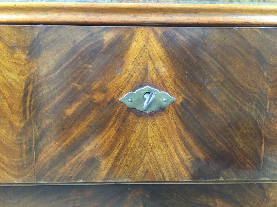 Stunning Antique Chest Of Drawers With Flip Top, Lockable Drawers And Skeleton Key [Photo 9]