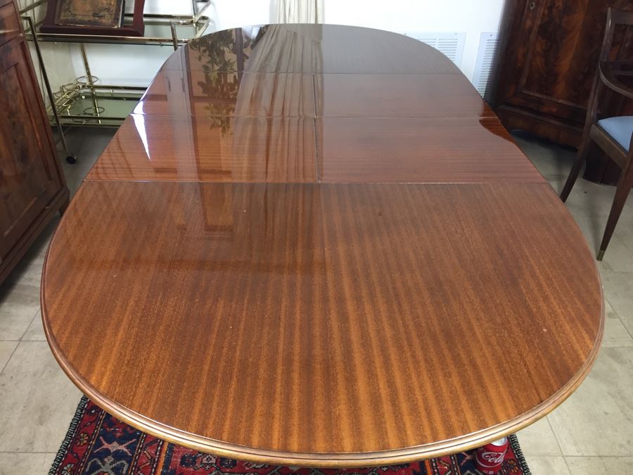 Stunning Mid-Century Style Formal Dining Table In Excellent Condition With Built-In Leaves And 8 Dining Chairs [Photo 13]