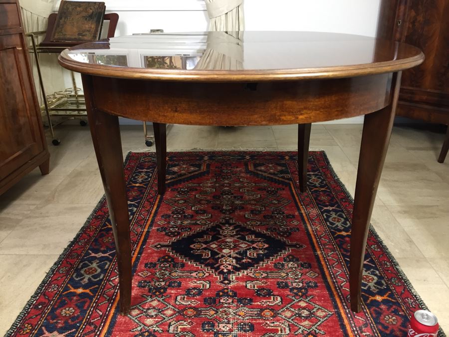 Stunning Mid-Century Style Formal Dining Table In Excellent Condition With Built-In Leaves And 8 Dining Chairs [Photo 4]