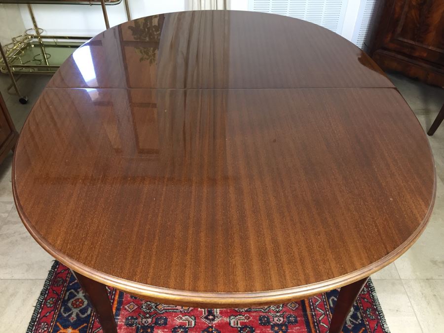 Stunning Mid-Century Style Formal Dining Table In Excellent Condition With Built-In Leaves And 8 Dining Chairs [Photo 5]
