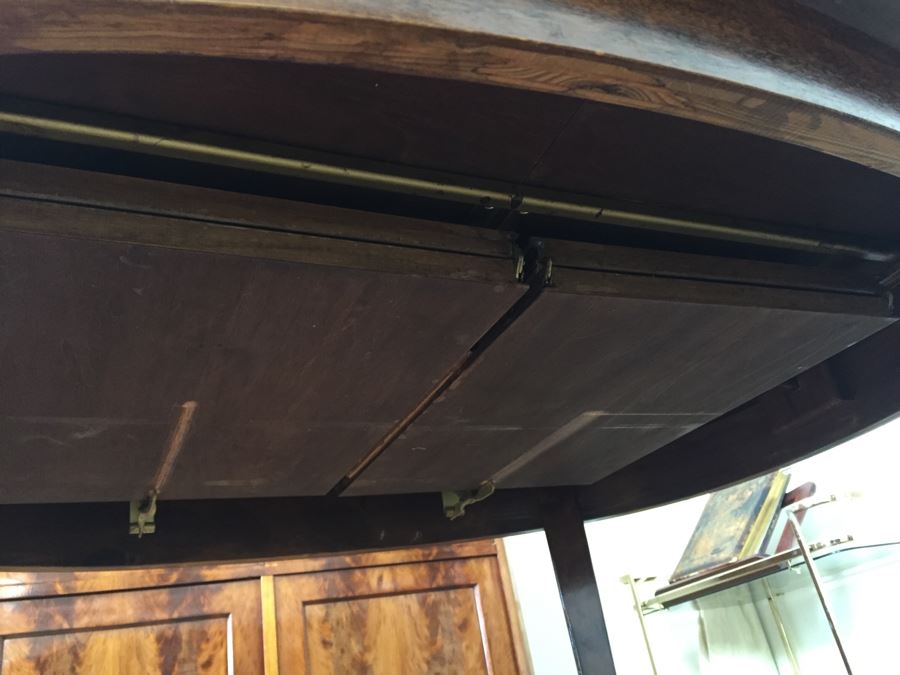 Stunning Mid-Century Style Formal Dining Table In Excellent Condition With Built-In Leaves And 8 Dining Chairs [Photo 7]