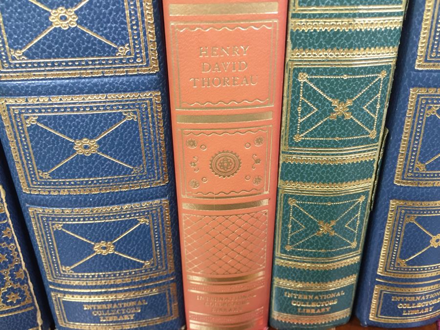 Set Of 7 Leather Bound International Collectors Library Books - The Pickwick Papers By Dickens, Walden And Other Writings By Henry David Thoreau, Of Human Bondage W. Somerset Maugham And More [Photo 11]