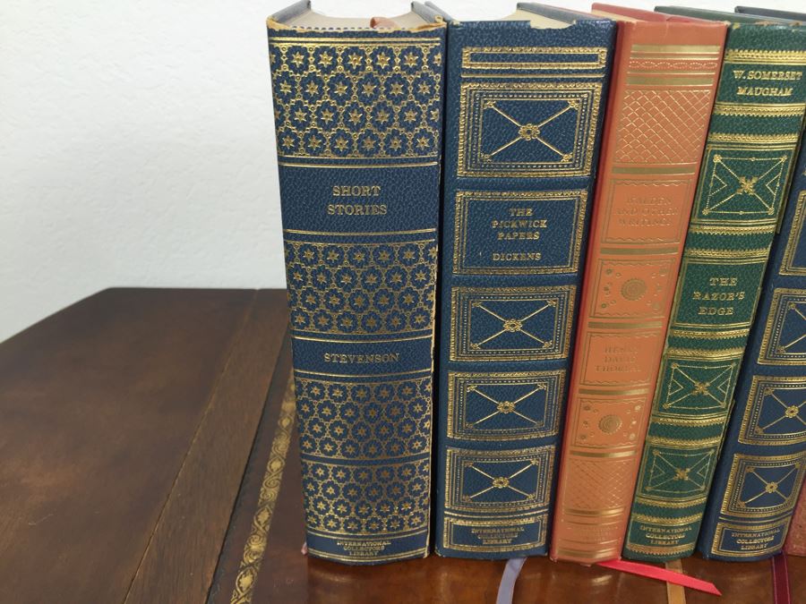 Set Of 7 Leather Bound International Collectors Library Books - The Pickwick Papers By Dickens, Walden And Other Writings By Henry David Thoreau, Of Human Bondage W. Somerset Maugham And More [Photo 5]