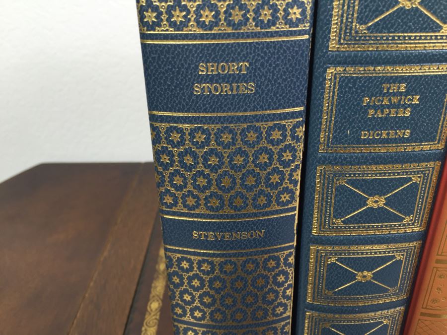 Set Of 7 Leather Bound International Collectors Library Books - The Pickwick Papers By Dickens, Walden And Other Writings By Henry David Thoreau, Of Human Bondage W. Somerset Maugham And More [Photo 6]