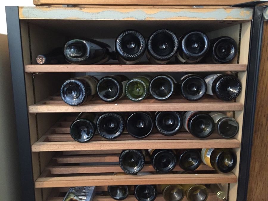 Vinotheque Wine Cellar Cabinet Lockable With Keys - Sold Empty Without Wine [Photo 3]