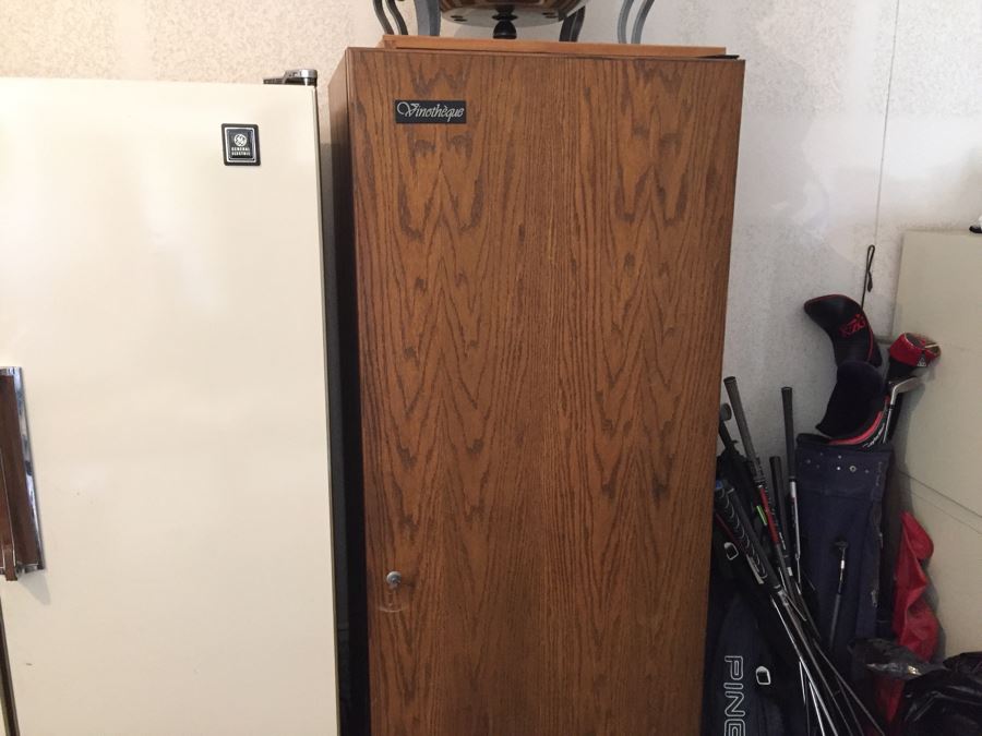 Vinotheque Wine Cellar Cabinet Lockable With Keys - Sold Empty Without Wine [Photo 4]