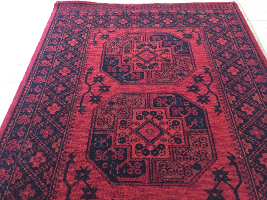 Red And Black Rug With Geometric Patterns [Photo 7]